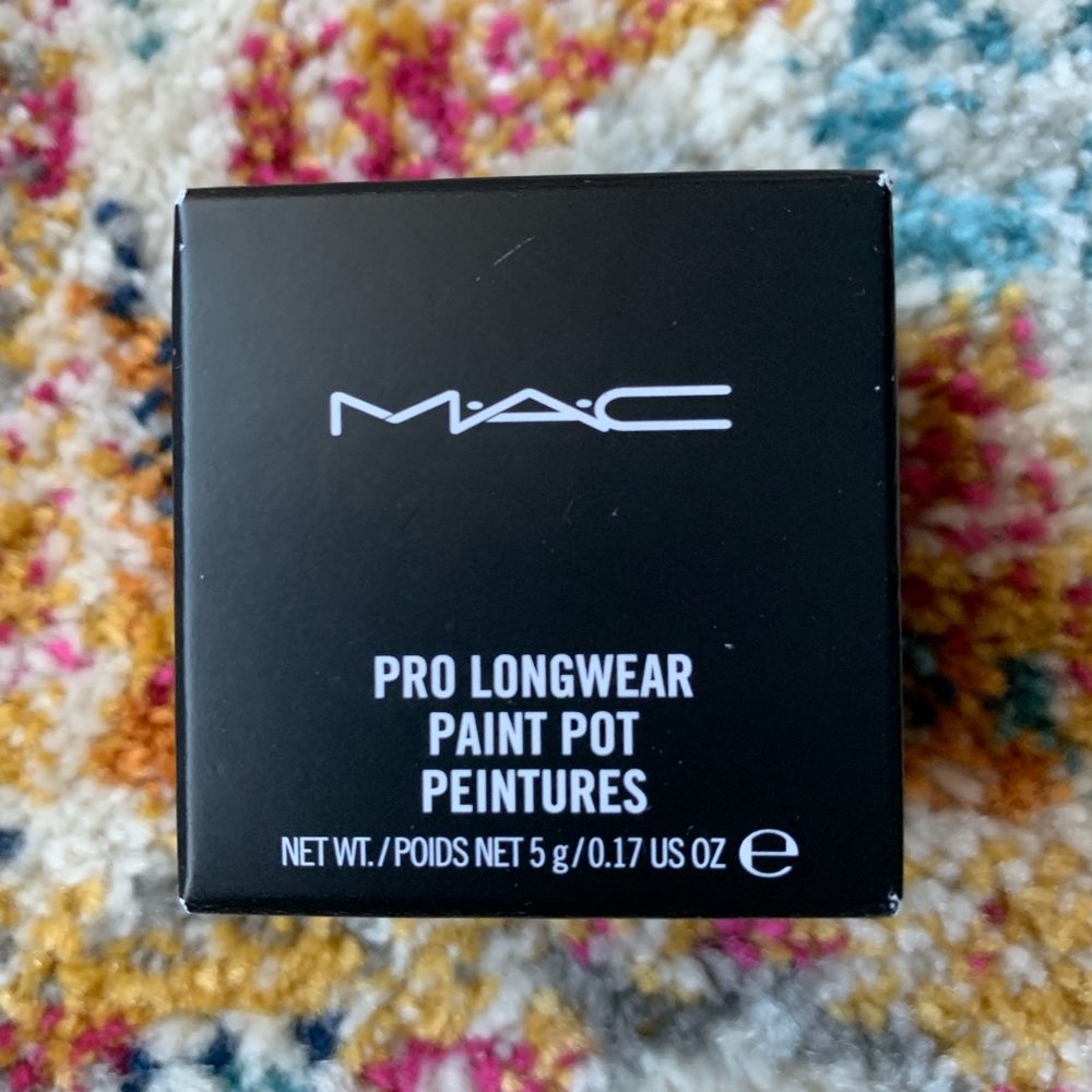 MAC Pro Longwear Paint Pot Cream Blackground color